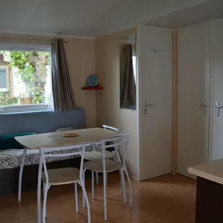Mobilhome De Particulier Au Camping Campingplatz 4*
